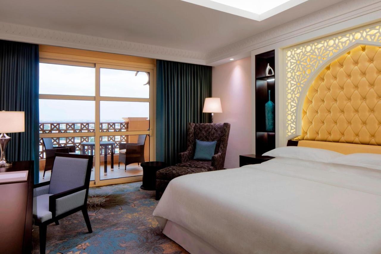 Sheraton Sharjah Beach Resort And Spa Exterior photo