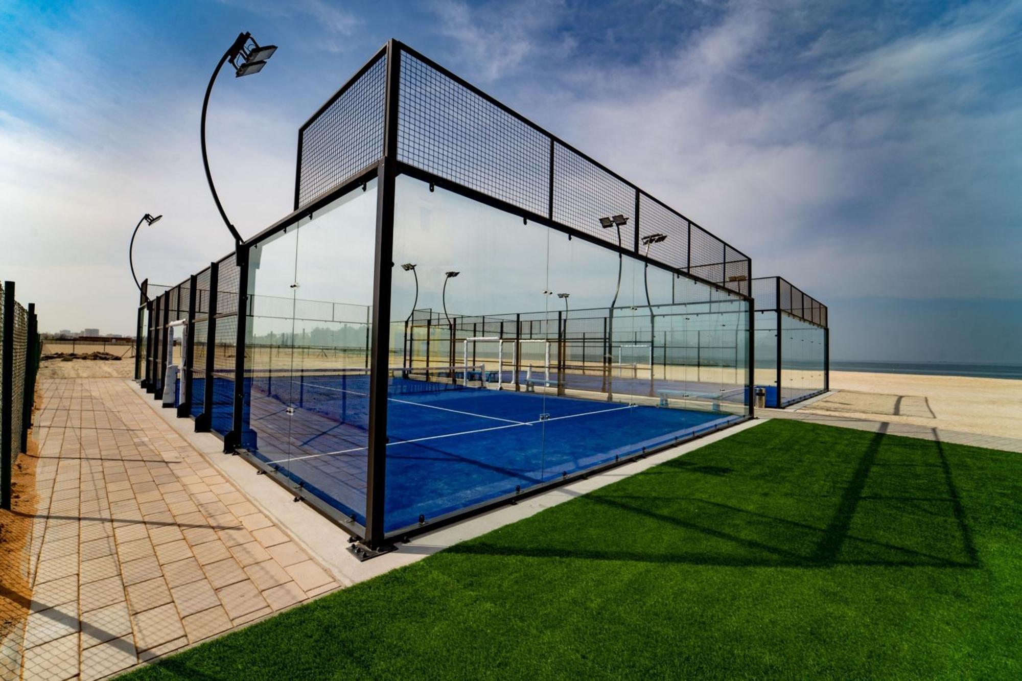 Sheraton Sharjah Beach Resort And Spa Exterior photo Beach paddle tennis court