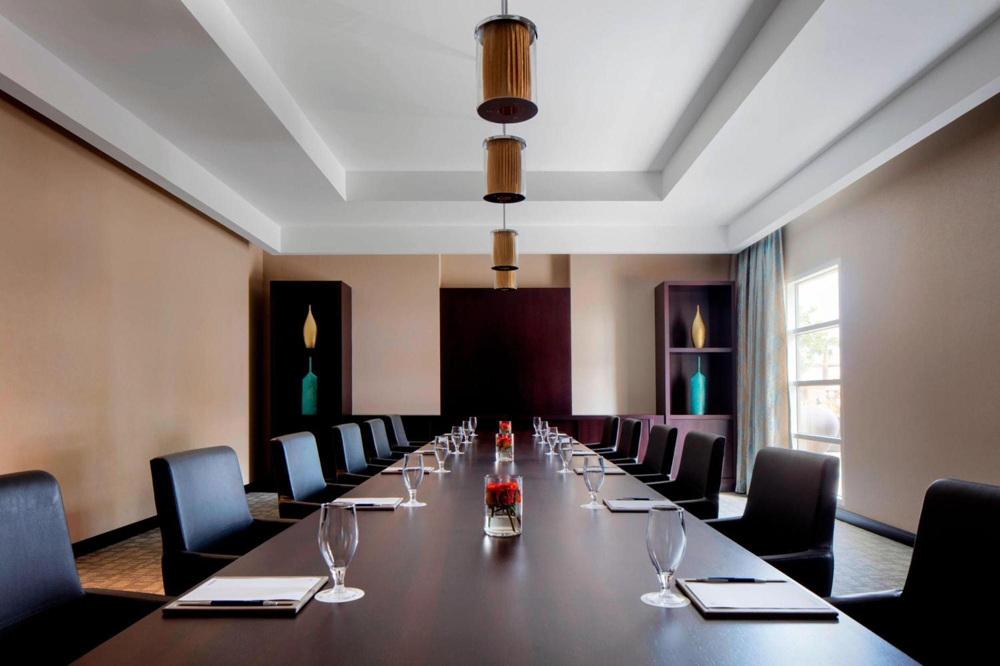 Sheraton Sharjah Beach Resort And Spa Exterior photo Meeting room