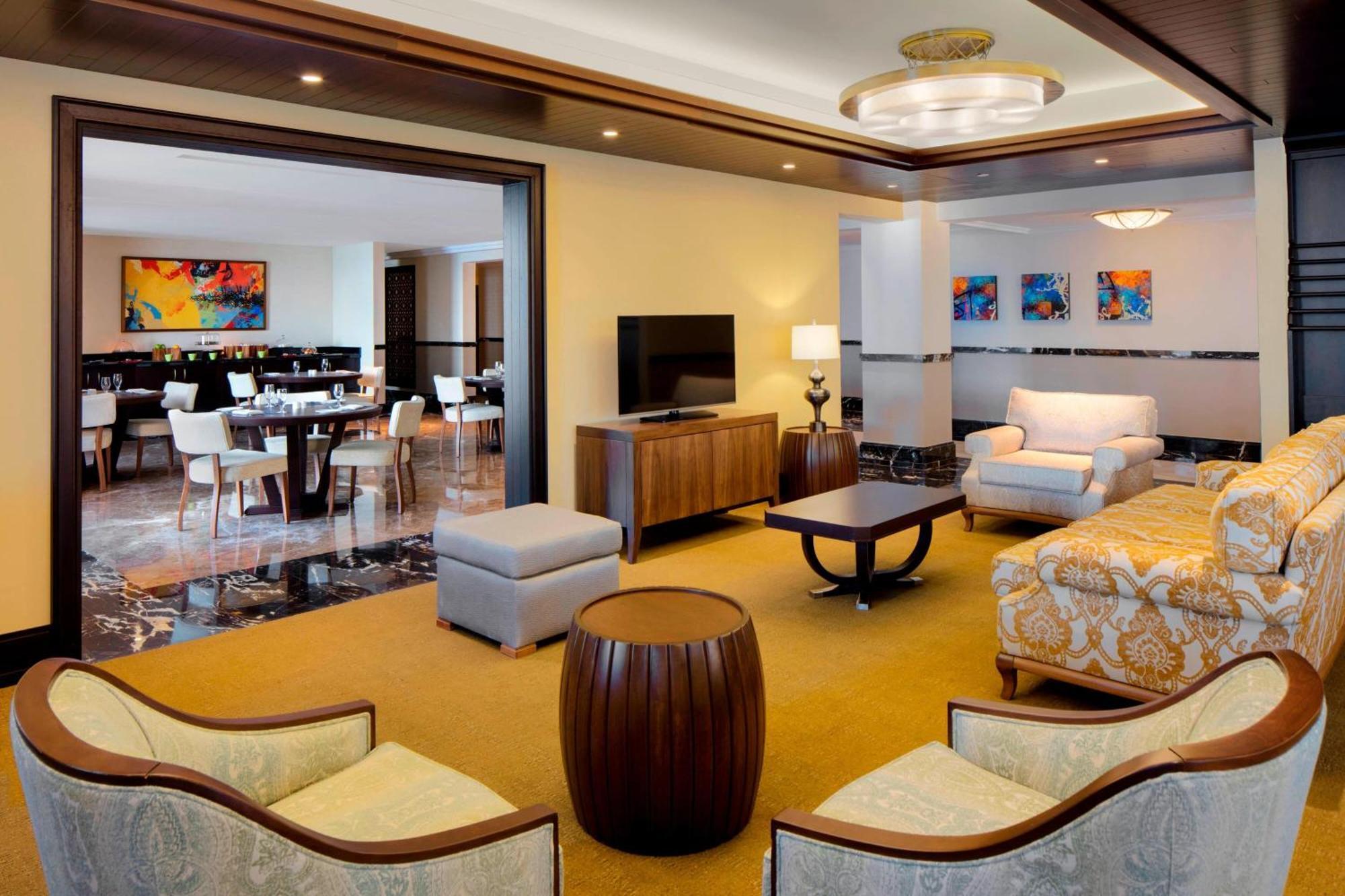 Sheraton Sharjah Beach Resort And Spa Exterior photo Suite at the Taj Bengal