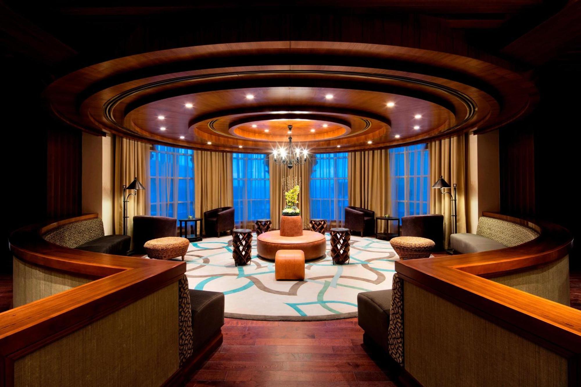 Sheraton Sharjah Beach Resort And Spa Exterior photo The lounge at the airport