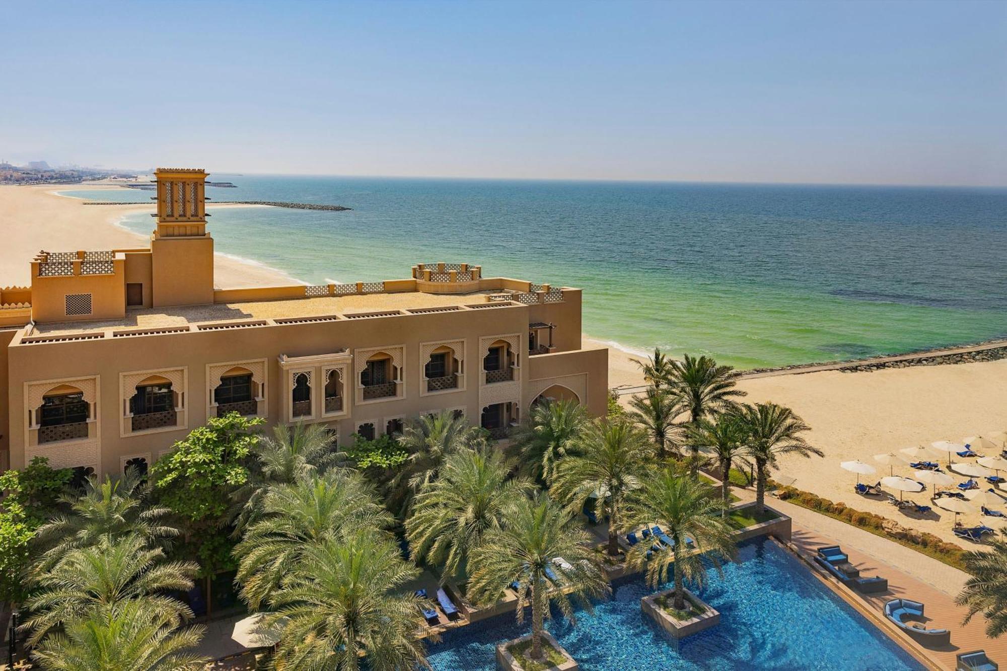 Sheraton Sharjah Beach Resort And Spa Exterior photo