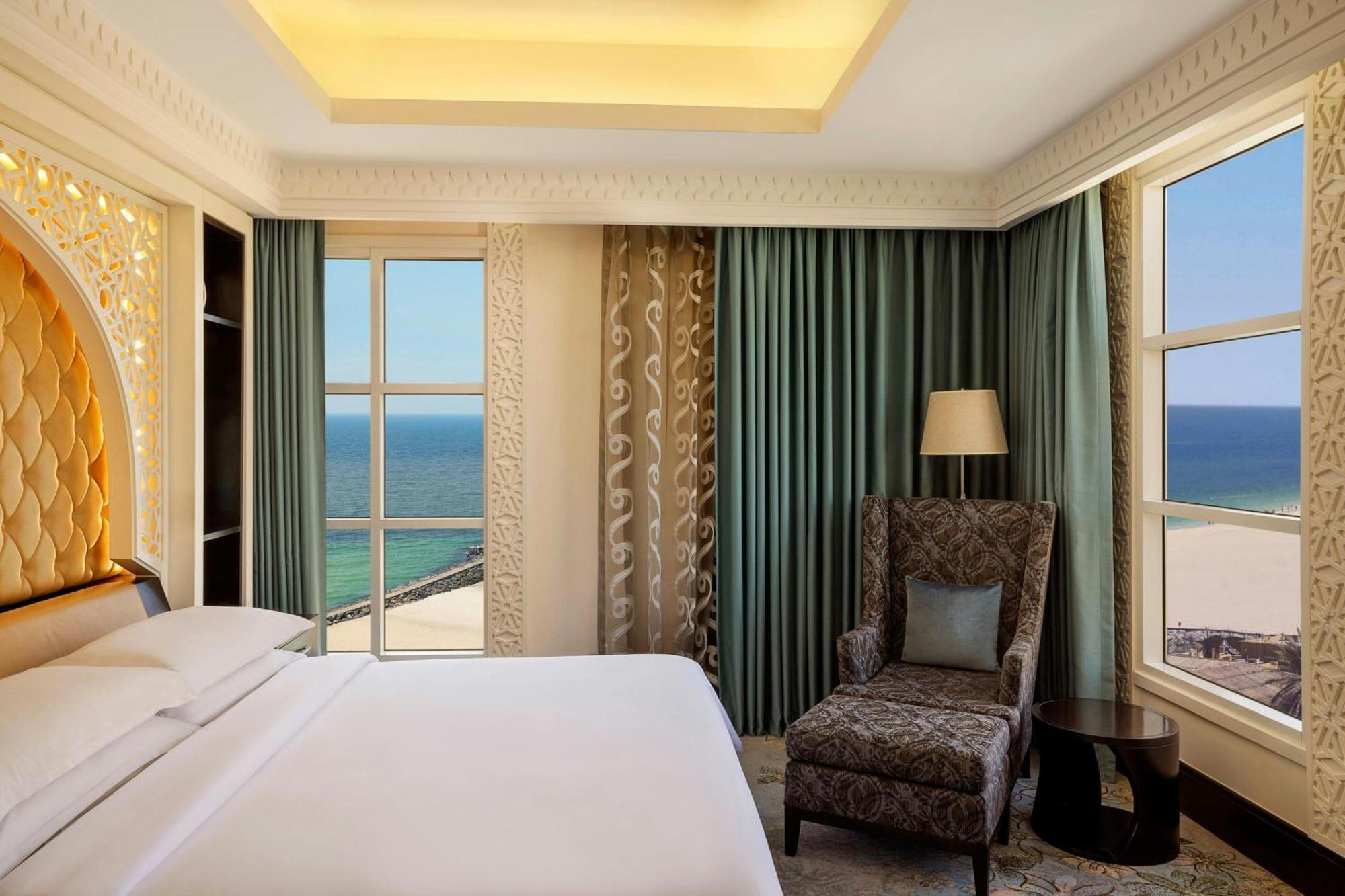 Sheraton Sharjah Beach Resort And Spa Exterior photo