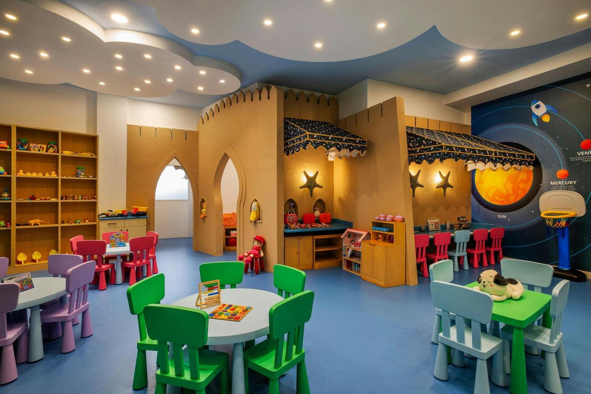 Sheraton Sharjah Beach Resort And Spa Exterior photo